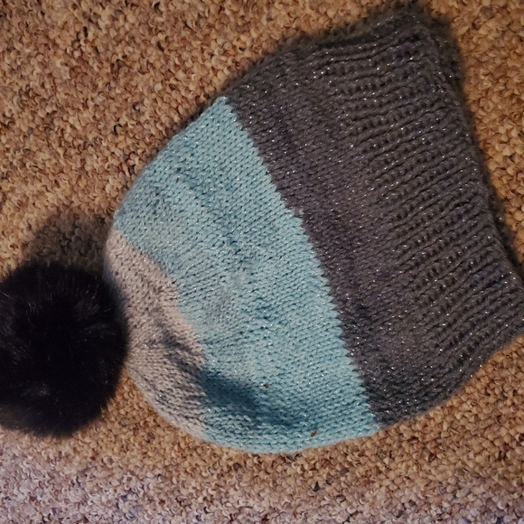Knitted hat - Picture 2 of 2